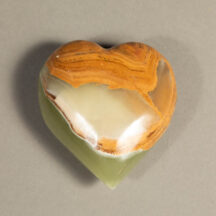 576 - Onyx Heart Green Medium
