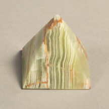556 - Onyx Pyramid Small